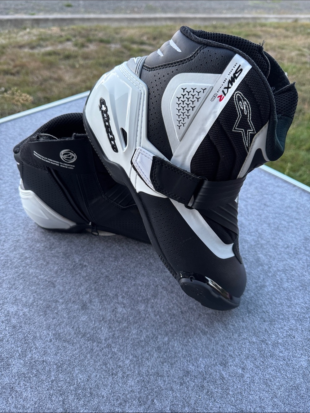 10.5-Alpinestars Black and White Motorcycle Racing Boots